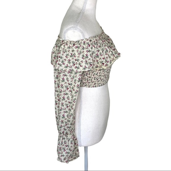 Floral Off-The-Shoulder Smocked Bell Sleeve Crop M - Picture 2 of 5
